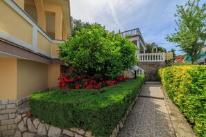 Apartment (A1) | Innenhof