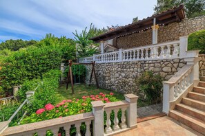 Apartment (A2) | Courtyard - Apartments Ljubica (Rab)