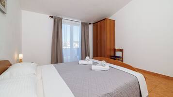Apartment (A3) | 3 Schlafzimmer, schallisolierte Zimmer, kostenloses WLAN, Bettwäsche