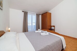 Apartment (A3) | 3 bedrooms, soundproofing, free WiFi, bed sheets - Apartments Marina (Lopar)