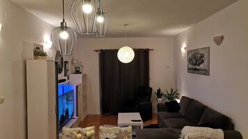 Apartment (A1) | Living room | TV