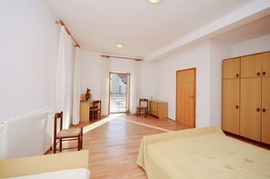 2 bedrooms, free WiFi