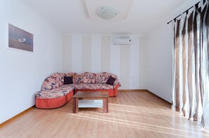 Apartment (A2) | Living room