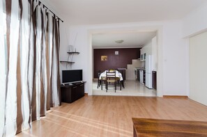 Apartemen (A2) | Ruang keluarga