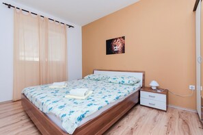 Apartment (A2)