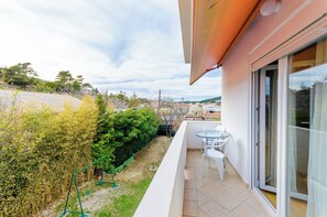 Apartemen (A1) | Balkon