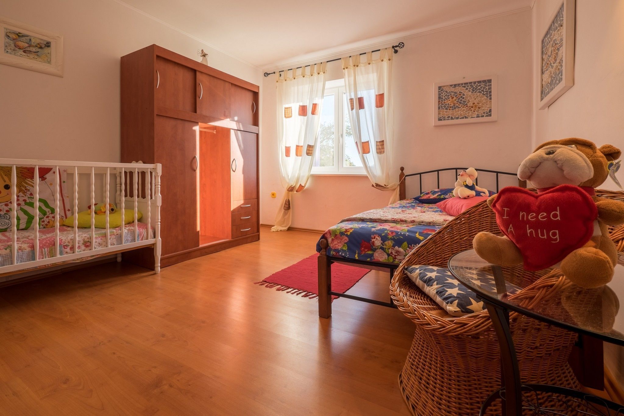 2 bedrooms, in-room safe, WiFi (free)