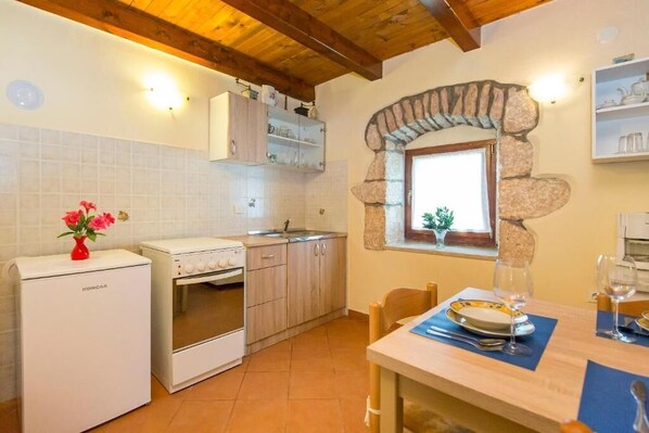 House | Private kitchen | Fridge, oven, stovetop, espresso maker