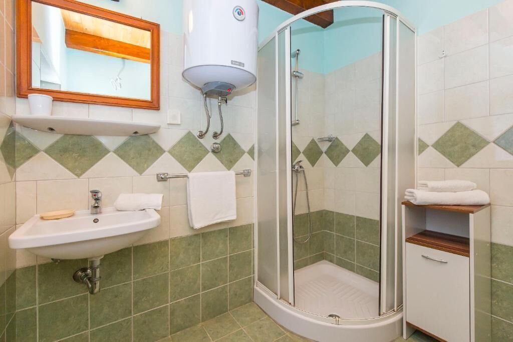 House | Bathroom