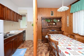 Cuina privada | Frigorífic, forn, placa de cuina i cafetera exprés 