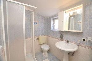 Bathroom | Shower - Apartments Mariano (Vizinada)