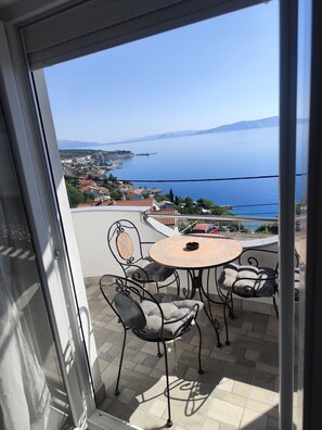 Outdoor dining - Apartment Matija (Senj)