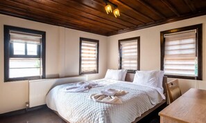 Family Room | Premium bedding, individually decorated, individually furnished