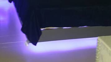 Honeymoon Suite, Microwave | Individually decorated, individually furnished, soundproofing, free WiFi