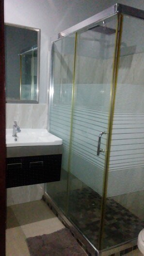 Deluxe Apartment, Kitchenette, Sea View | Bathroom shower