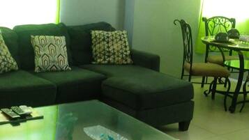 Appartement Familial, coin cuisine (Seashell) | Coin séjour | TV connectée, Netflix