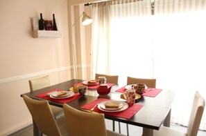 Apartment, Balcony | In-room dining - Departamento Junin 5 (Buenos Aires)