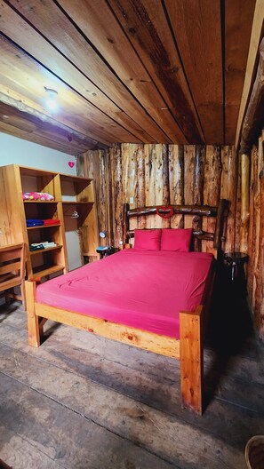 Honeymoon Cabin