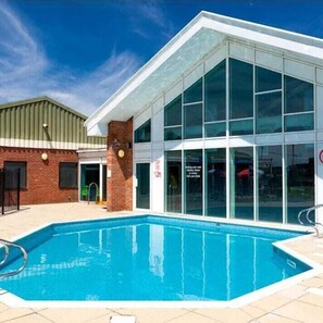 Indoor pool, outdoor pool - Caledonian Caravan (Clacton-on-Sea)