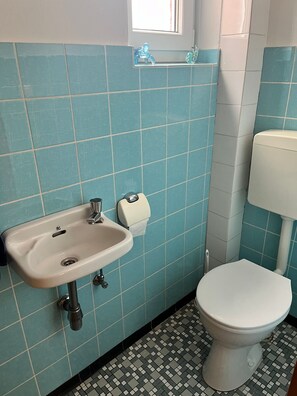 Unclassified image, 3 of 12, button