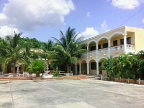 Terrace/patio - Hotel los Arcos (Izamal)
