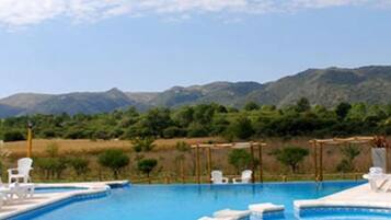 2 piscine all'aperto