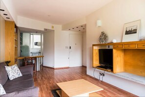 Design Apartment, Garden View | Living area | Flat-screen TV - Departamento Plaza Libertad (Buenos Aires)