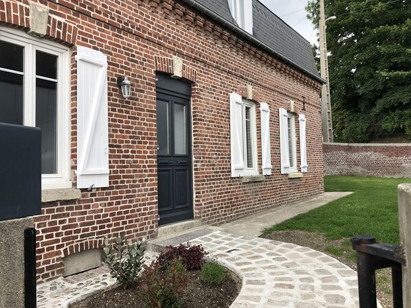 Exterior detail - House Les Hortensias (Eu)