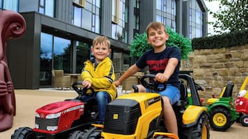 Children’s play area – outdoor