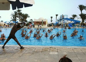 Piscine intérieure, piscine extérieure