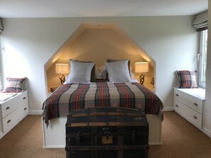 3 habitaciones, tabla de planchar con plancha, wifi y ropa de cama