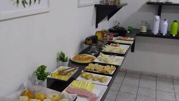 Tägliches inbegriffenes Frühstücksbuffet