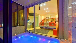 Road | Jetted bathtub