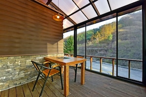 Road | Terrass/Patio