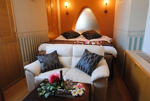 Double Room | Minibar, desk, soundproofing, free WiFi
