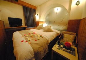 シングルルーム | ミニバー、デスク、防音設備、WiFi (無料)