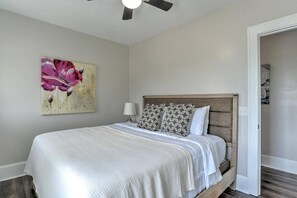 2 bedrooms, iron/ironing board, free WiFi, bed sheets