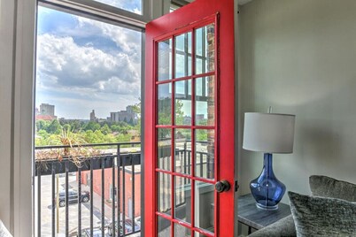 Charming Historic King James Building Unit #8
