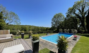Outdoor pool - Countryside House Near Battle (Battle)