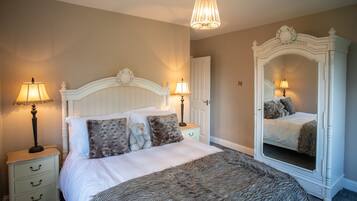 4 chambres, fer et planche Ă repasser, Wi-Fi, draps fournis