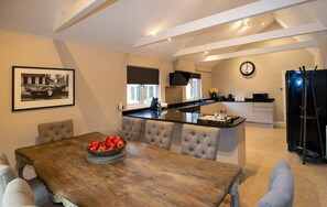 Dining - Countryside House Near Battle (Battle)