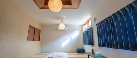 ตู้นิรภัยในห้องพัก, พื้นที่ทำงานแบบใช้แล็ปท็อป, Wi-Fi ฟรี