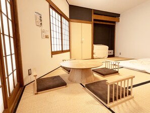 Room 5 | In-room safe, laptop workspace, free WiFi - 4s Stay Awaikeda Ekimae (Miyoshi)