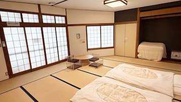 Room 5 | In-room safe, laptop workspace, free WiFi