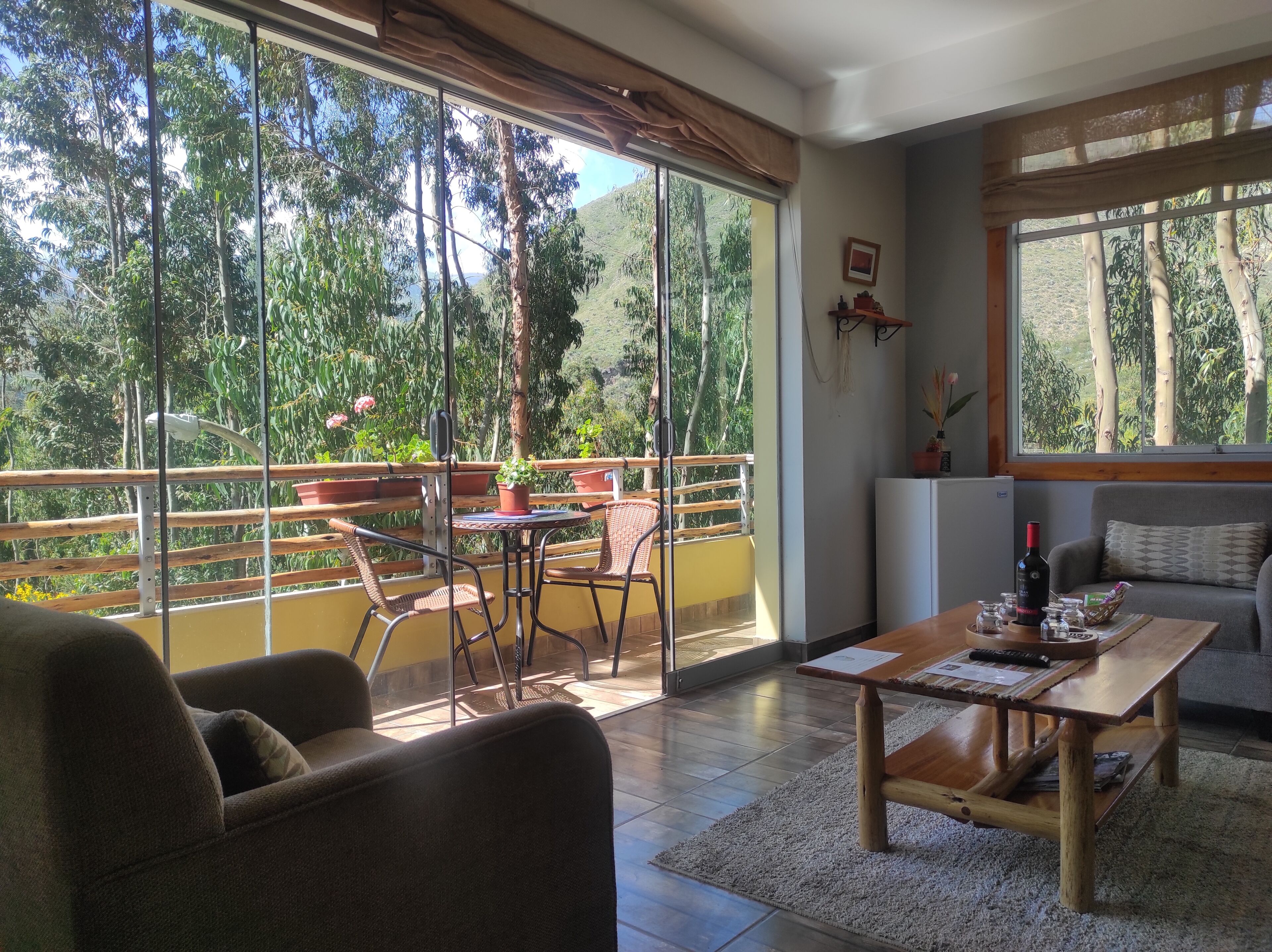 Apartment Bellavista Superior 1 | บริเวณนั่งเล่น | ทีวี