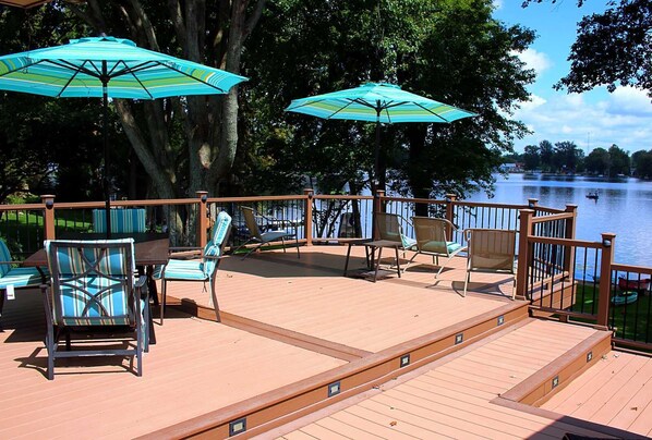 Outdoor dining - The Sanctuary on Golden Lake (Pleasant Lake)