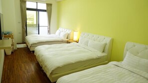 Family Room | Blackout curtains, free WiFi, bed sheets - Warm Home B&B Taitung (Taitung)