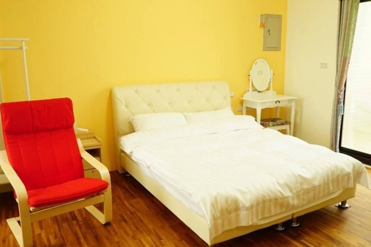 Quarto casal standard | Cortinas blackout, Wi-Fi de cortesia, roupa de cama