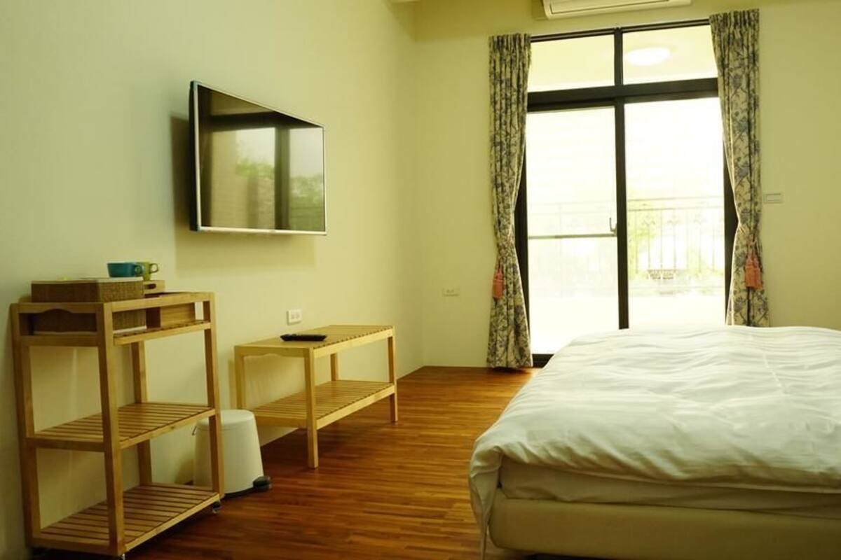 Cortinas blackout, Wi-Fi de cortesia, roupa de cama