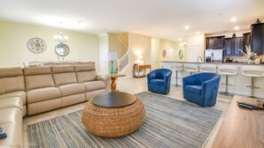 Villa, Multiple Beds | Living room - Champions Gate 1450rf (Davenport)